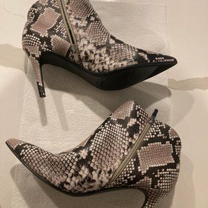 Nine West Finny3 Booties